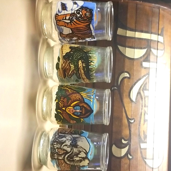 Vintage Welch's & W.W.F collectable glasses 4pc.
